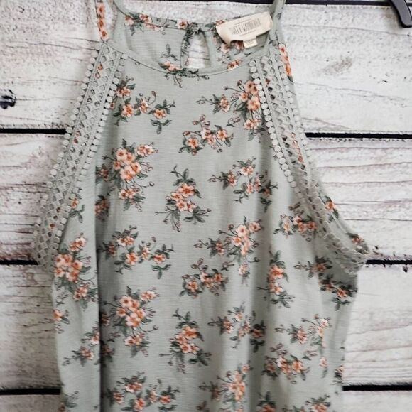 SWEET WANDERER LARGE Mint Green Floral Top - Picture 2 of 7